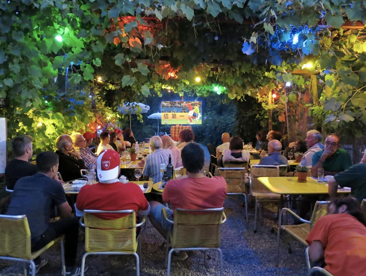 Osteria Gruetli Con Alloggio Borgnone Luaran gambar
