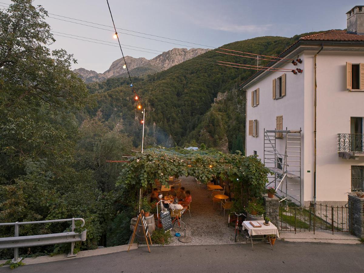 Osteria Gruetli Con Alloggio Borgnone Luaran gambar