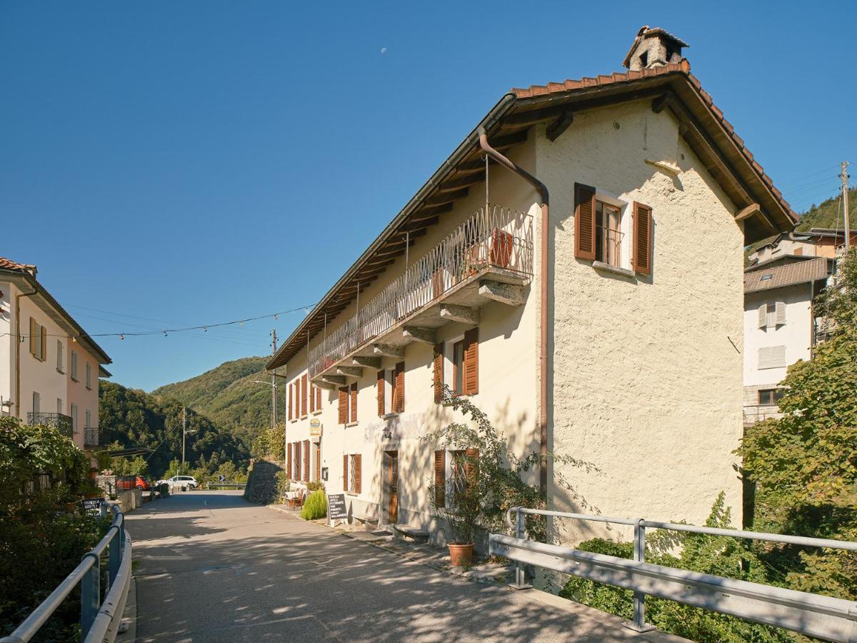Osteria Gruetli Con Alloggio Borgnone Luaran gambar