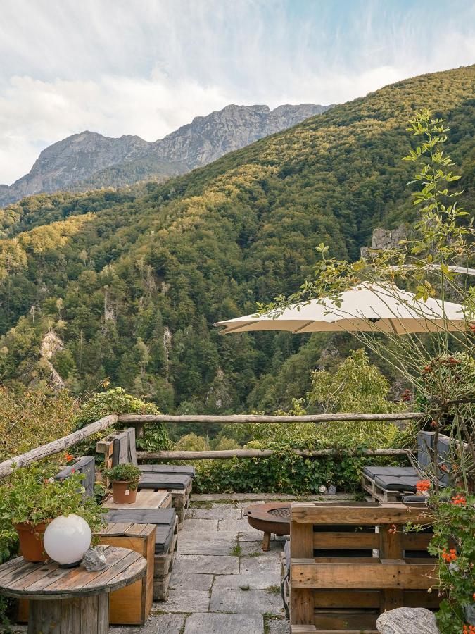 Osteria Gruetli Con Alloggio Borgnone Luaran gambar